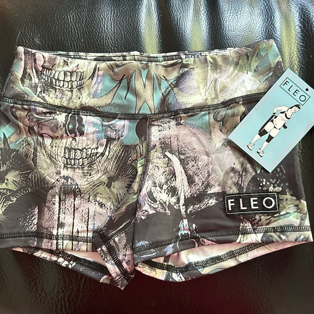 FLEO shorts